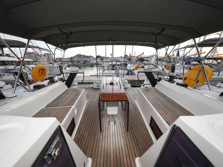 Boot mieten Trogir günstig Dufour 470