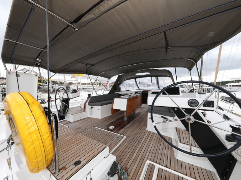 Segelboot mit oder ohne Skipper Dufour mieten in Šibenik