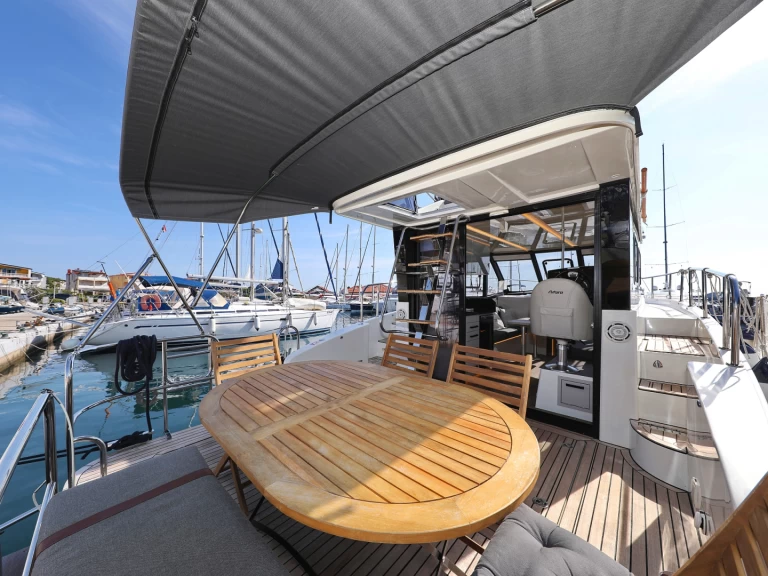 Boot mieten Šibenik günstig Futura 40 Grand Horizon