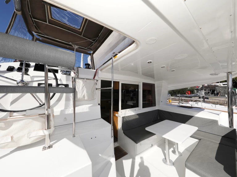 Ein Lagoon Lagoon 400 S2 mieten in Šibenik