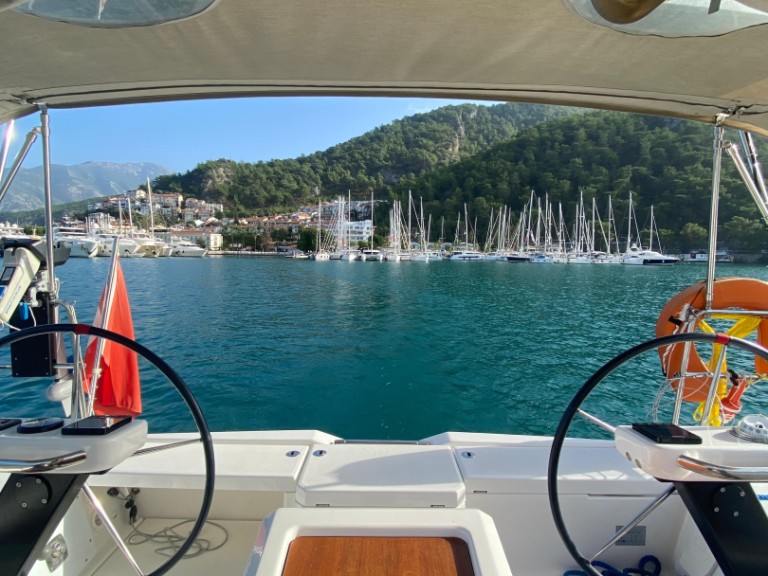 Ein Dufour Dufour 390 mieten in Marmaris