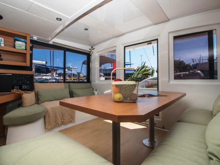 Boot mieten Nidri günstig Bali Catsmart