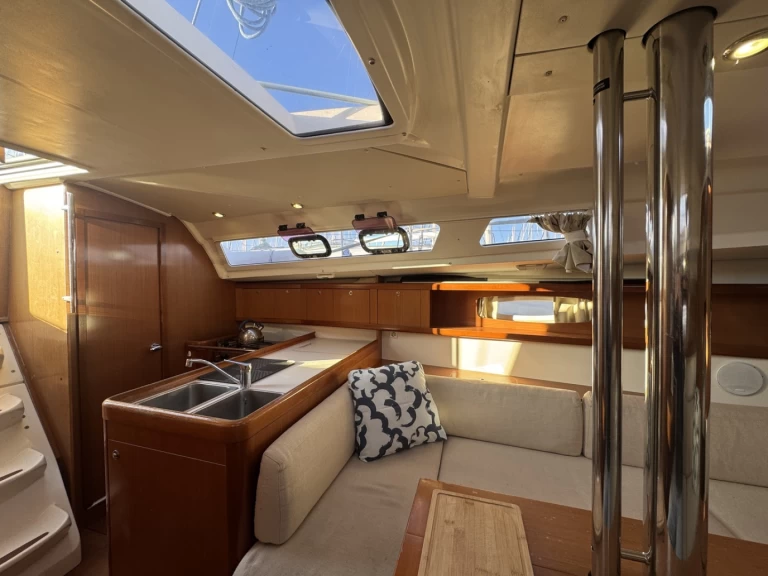 Bénéteau Oceanis 34 mieten La Rochelle