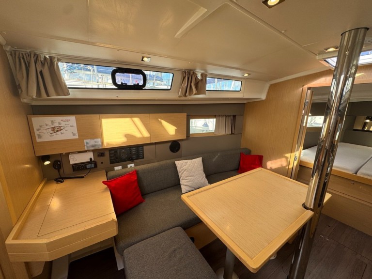 Segelboot mit oder ohne Skipper Bénéteau mieten in La Rochelle