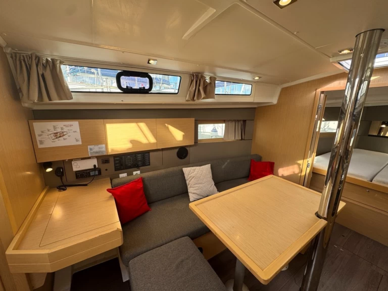 Segelboot mit oder ohne Skipper Bénéteau mieten in La Rochelle