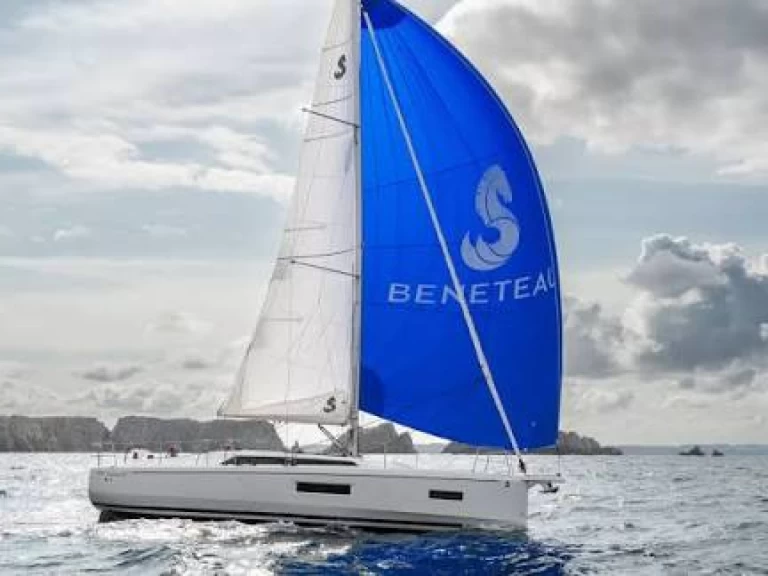 Ein Bénéteau Oceanis 37.1 mieten in Arzon