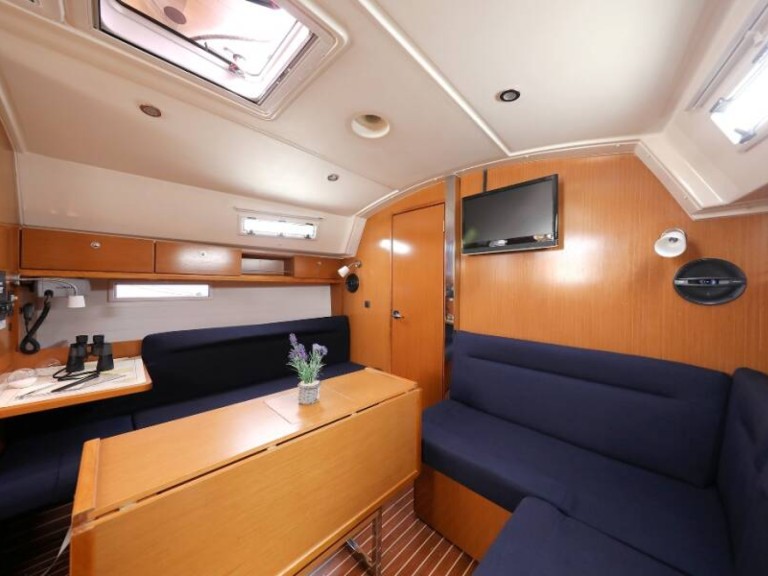 YachtCharter in Baška Voda - Bavaria Cruiser 36 auf SamBoat