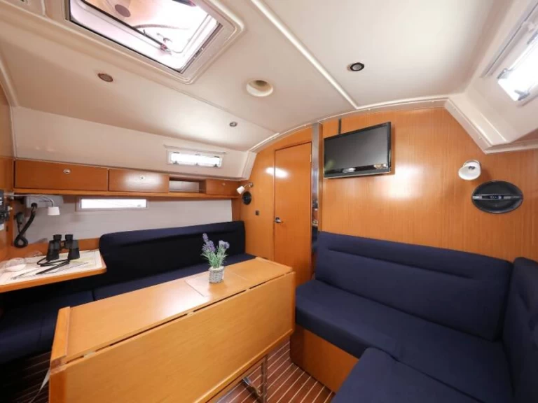 YachtCharter in Baška Voda - Bavaria Cruiser 36 auf SamBoat