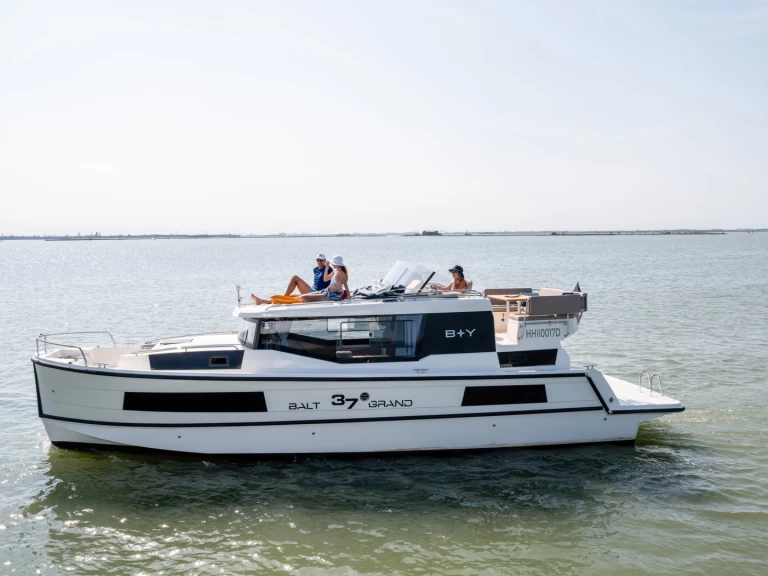 YachtCharter in Casale sul Sile - Balt-Yacht Grand 37 auf SamBoat