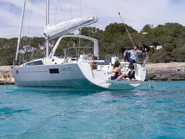 Ein Bénéteau Oceanis 41.1 mieten in Port Grimaud