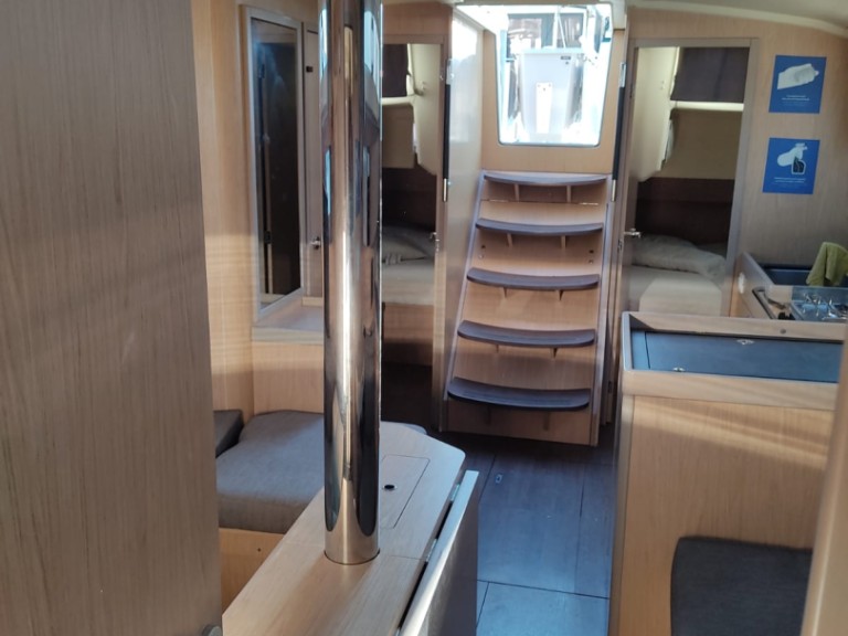 Segelboot mit oder ohne Skipper Bénéteau mieten in Salerno