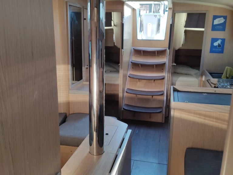 Segelboot mit oder ohne Skipper Bénéteau mieten in Salerno