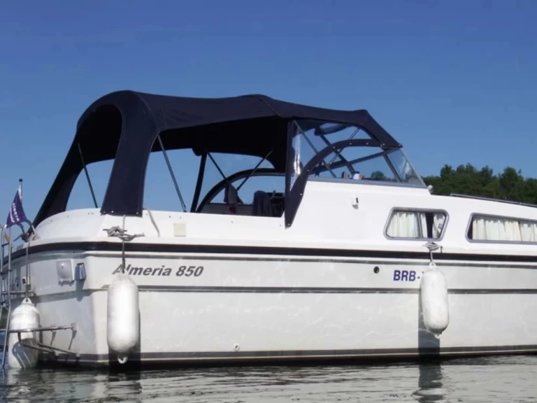 Ein  Almeria 850 mieten in Rechlin