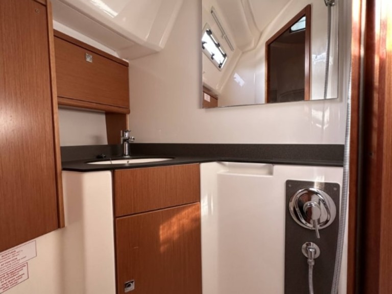 Ein Bavaria Cruiser 46 mieten in Lefkáda