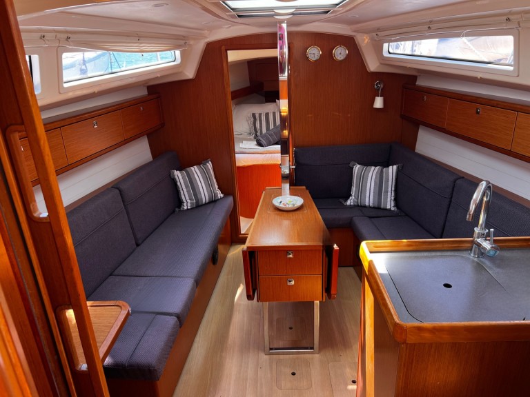YachtCharter in Vlycho - Bavaria Cruiser 33 auf SamBoat