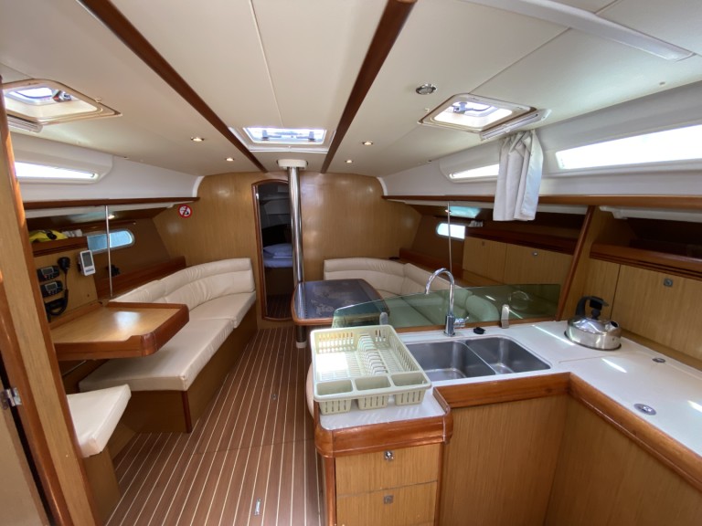 YachtCharter in Kos - Jeanneau Sun Odyssey 42i auf SamBoat