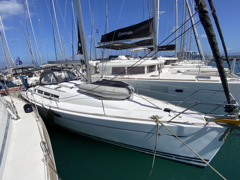 Ein Jeanneau Sun Odyssey 42i mieten in Kos