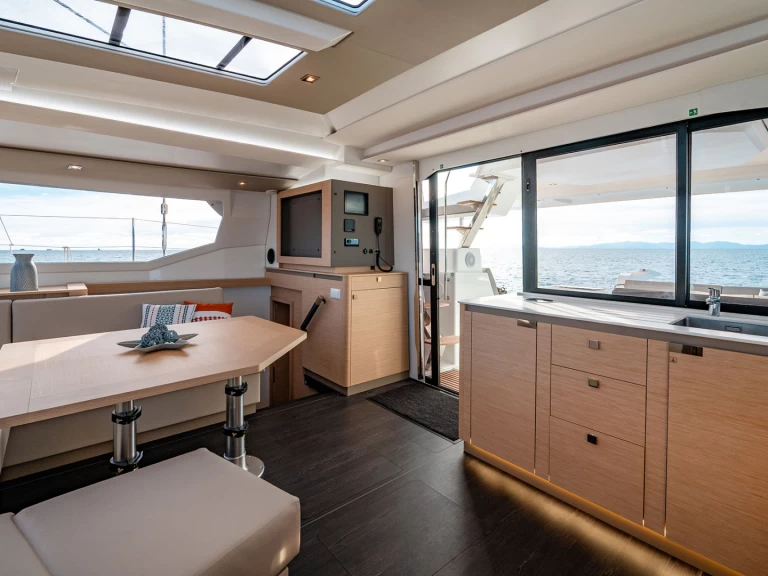 YachtCharter in Castellammare di Stabia - Fountaine Pajot Tanna 47 auf SamBoat