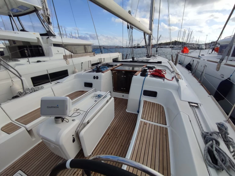 Boot mieten Lavrion günstig Sun Odyssey 519