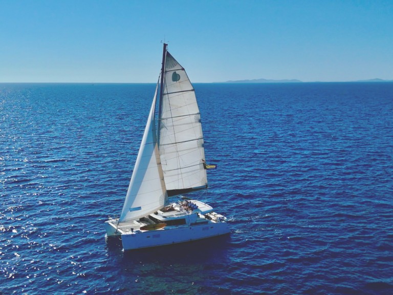 Katamaran mieten in Šibenik zum besten Preis