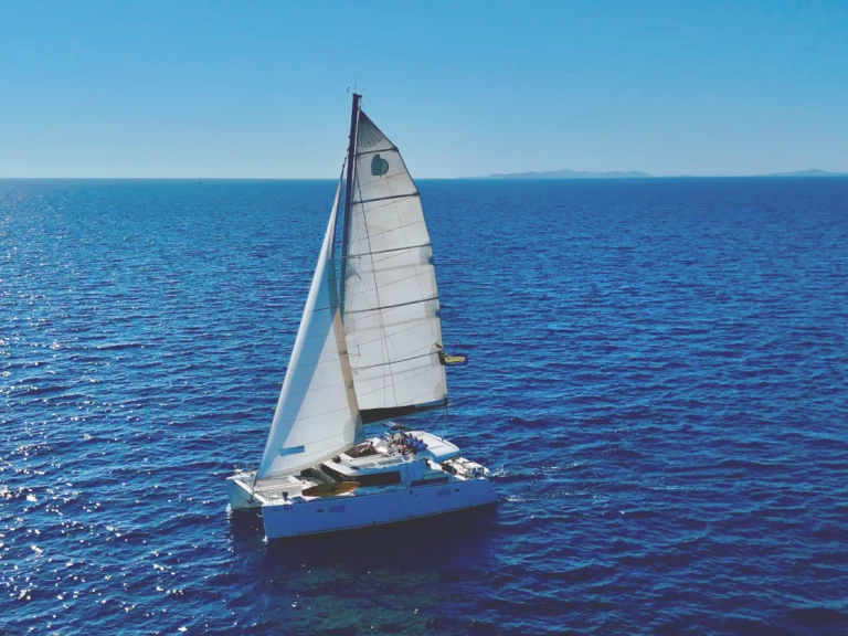 Katamaran mieten in Šibenik zum besten Preis