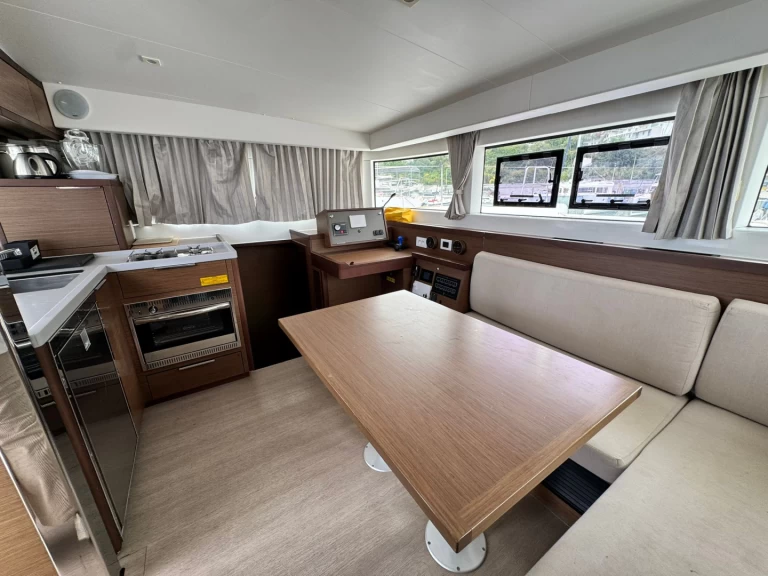 YachtCharter in Capo d'Orlando - Lagoon Lagoon 40 auf SamBoat