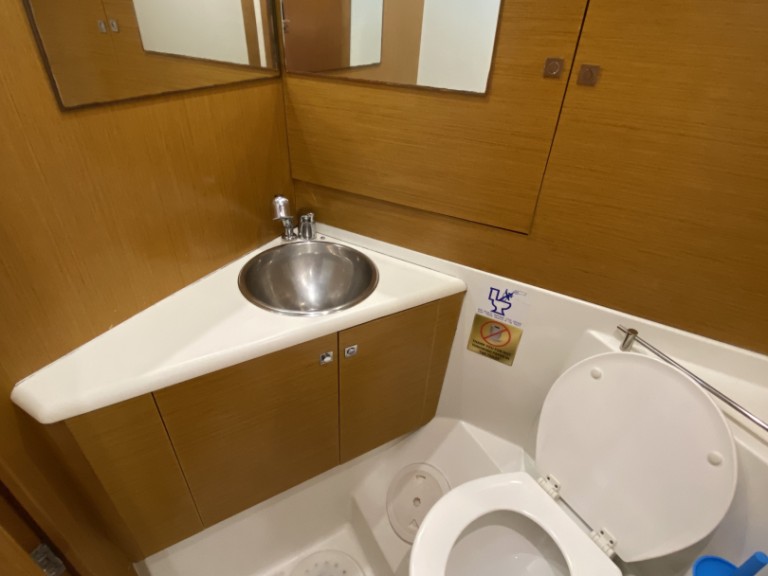 Segelboot mit oder ohne Skipper Jeanneau mieten in Álimos