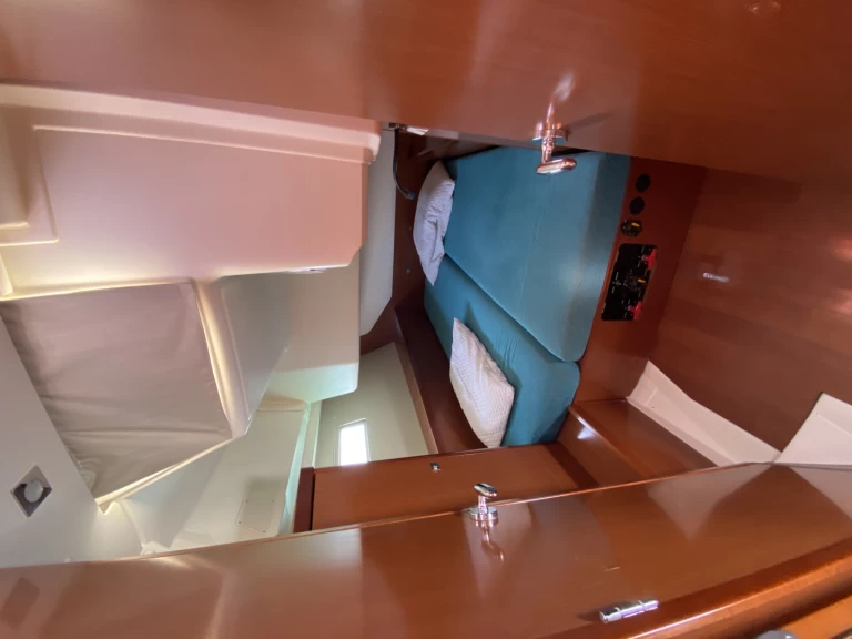 Segelboot mit oder ohne Skipper Bénéteau mieten in La Spezia