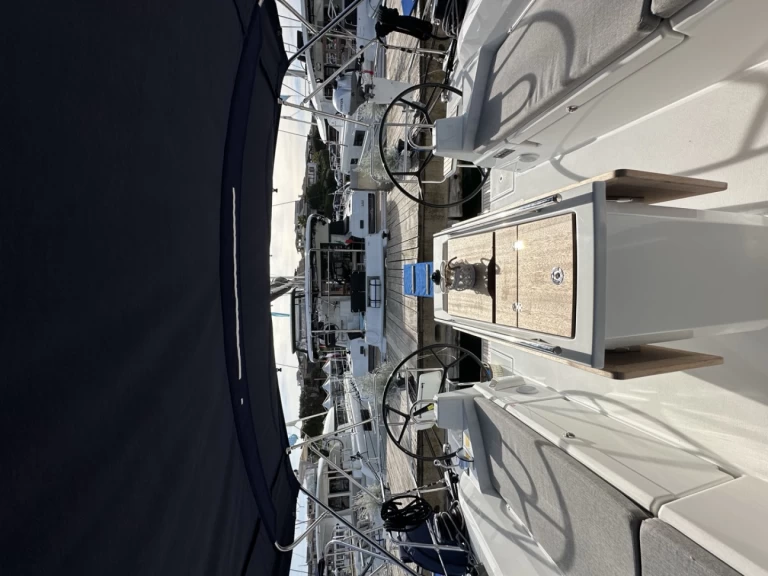 YachtCharter in Cugnana Verde - Bénéteau Oceanis 40.1 auf SamBoat