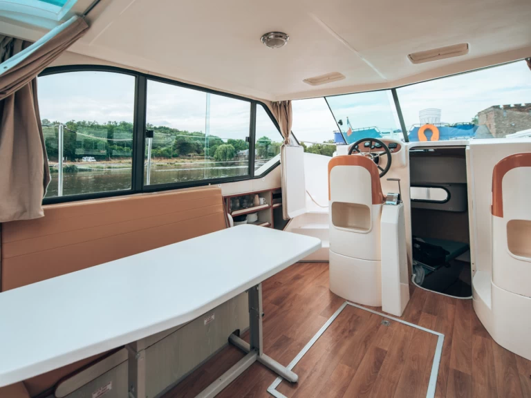 Nicols Yacht Confort Family 4-7 p. mieten Sablé-sur-Sarthe