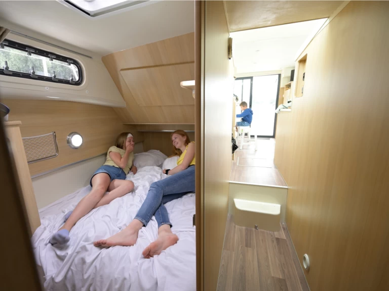 Ein Nicols Yacht Premium Groupe XL 8-12 p. mieten in Grez-Neuville