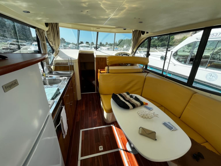 YachtCharter in Grez-Neuville - Nicols Yacht Confort Couple XL 2-4 p. auf SamBoat