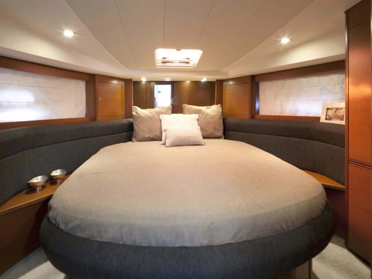 Prestige Prestige 440 S mieten Giardini-Naxos