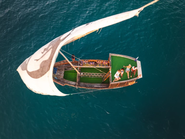 Katamaran mieten in Kendwa - Custom Made Custom made