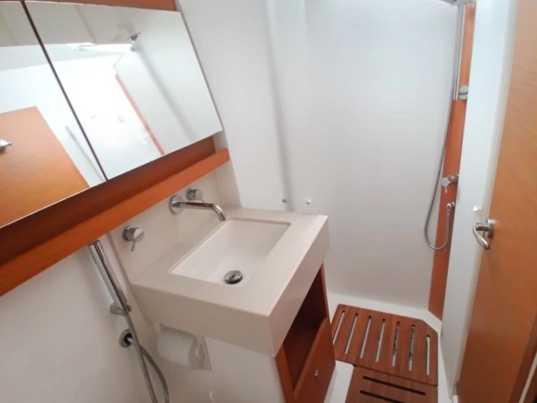 Segelboot mit oder ohne Skipper Dufour mieten in Cagliari