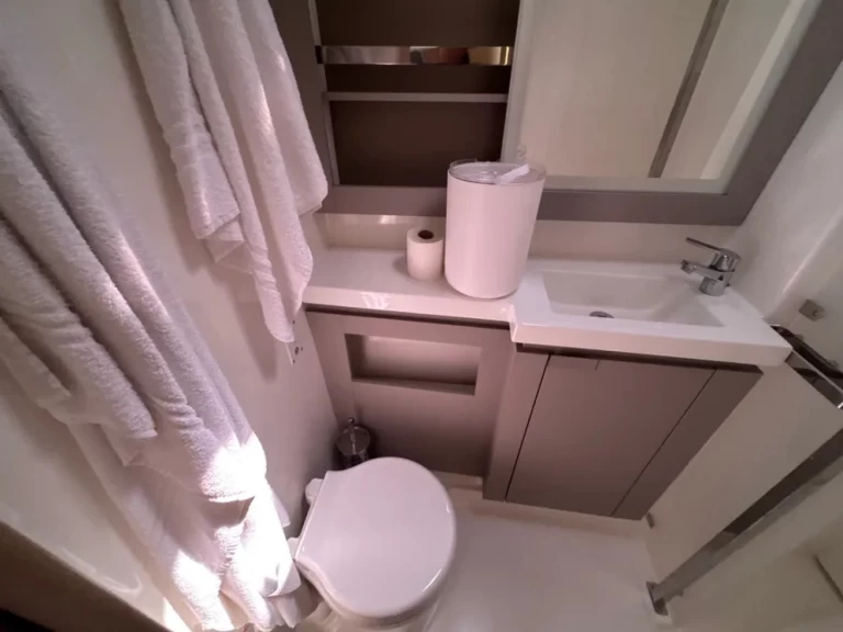 Ein Fountaine Pajot Elba 45 mieten in Palermo