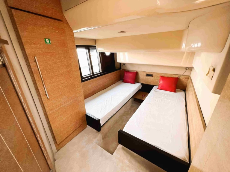 YachtCharter in Dubai Marina - Azimut Azimut 50 auf SamBoat