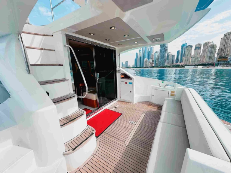 YachtCharter in Dubai Marina - Azimut Azimut 50 auf SamBoat