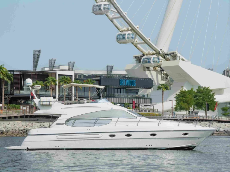 Ein As Marine 52 mieten in Dubai Marina