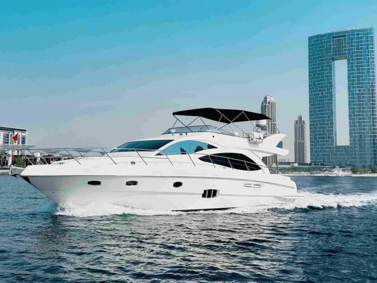 Yacht mit oder ohne Skipper Majesty Yachts mieten in Dubai Marina