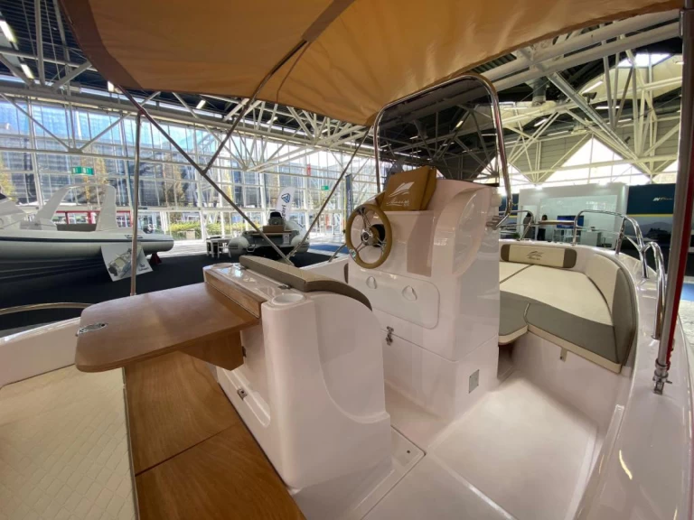 Motorboot mit oder ohne Skipper marinesite mieten in Sirmione