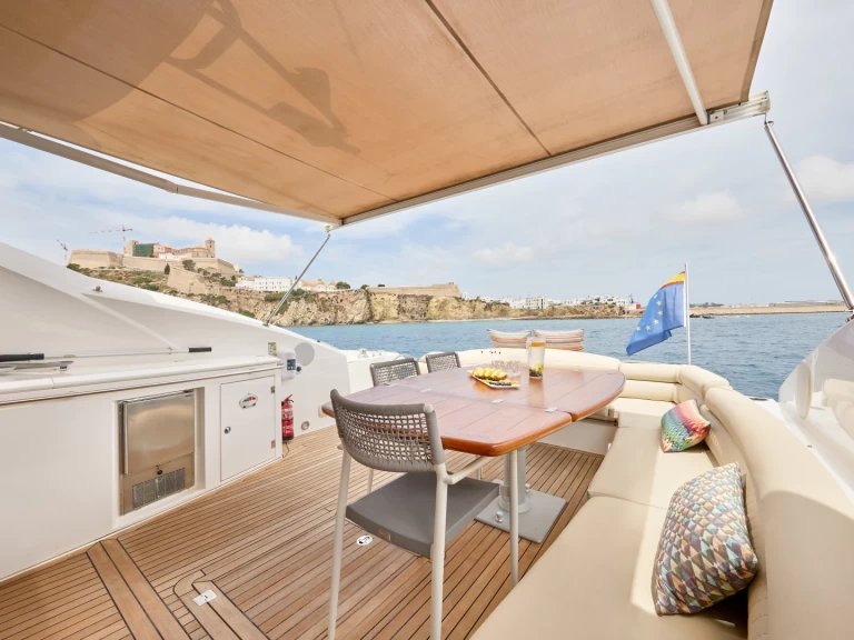 YachtCharter in Ibiza Town - Sunseeker Predator 72 auf SamBoat