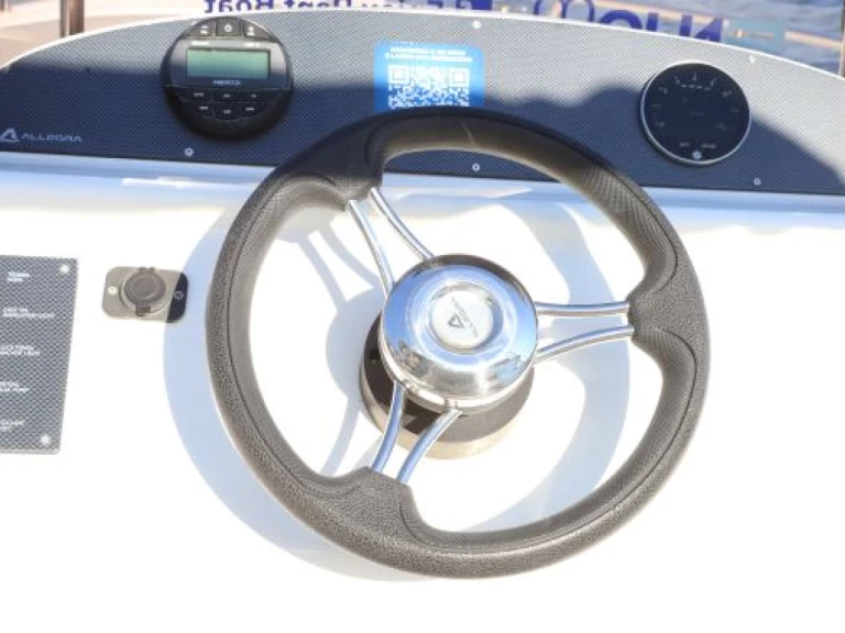 Motorboot mieten in Vietri sul Mare zum besten Preis