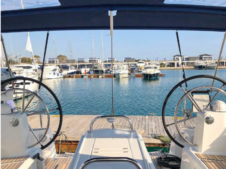 Boot mieten Pálairos günstig Sun Odyssey 519