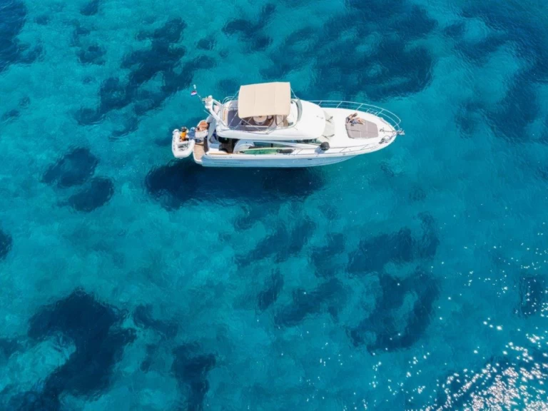 Motorboot mit oder ohne Skipper Jeanneau mieten in Korčula (City)