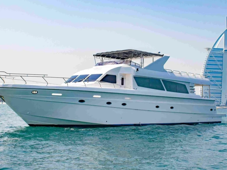 YachtCharter in Dubai Marina - Gulf Craft 90 auf SamBoat