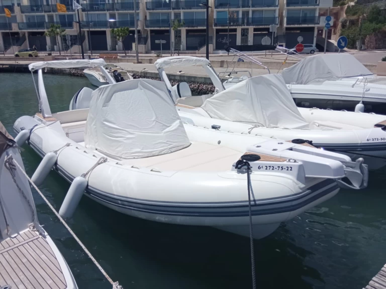 Schlauchboot mit oder ohne Skipper Capelli mieten in Mahón