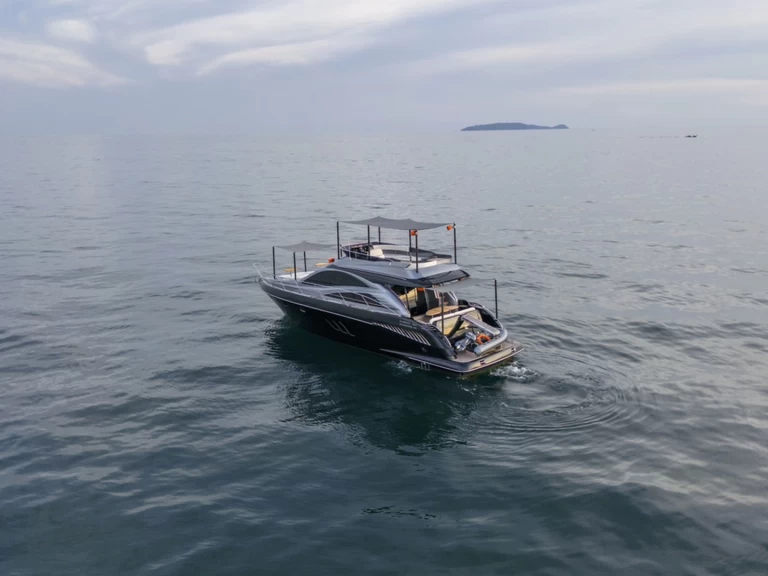 Yacht mit oder ohne Skipper Azimut mieten in Phuket