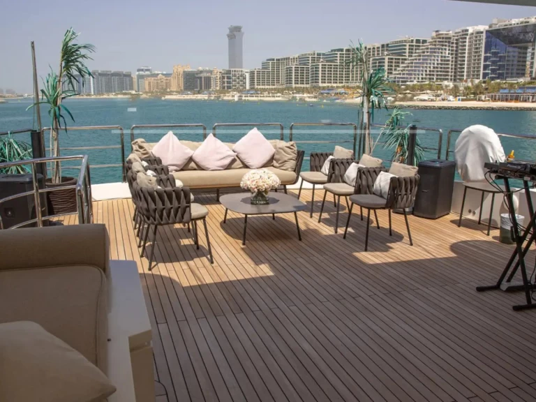 Yacht mieten in Dubai Marina zum besten Preis