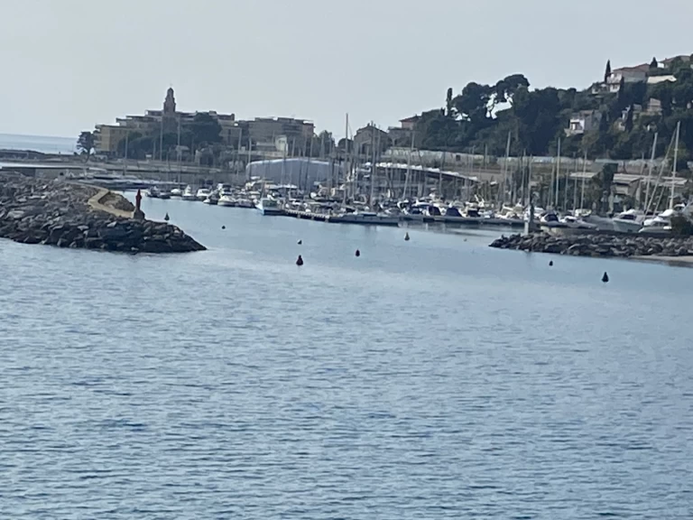 Ein Bavaria Bavaria 42 Cruiser mieten in San Lorenzo al Mare